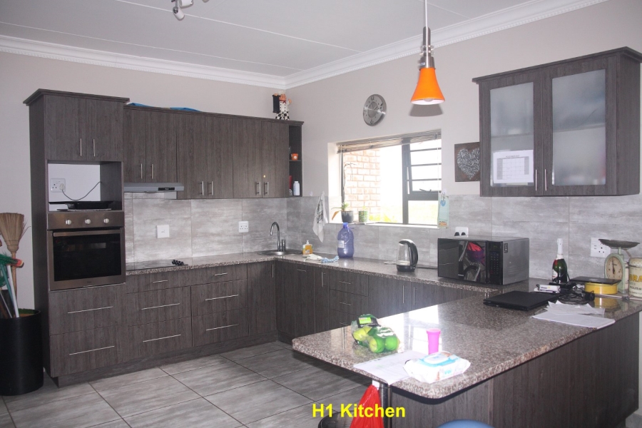 5 Bedroom Property for Sale in Dana Bay Western Cape